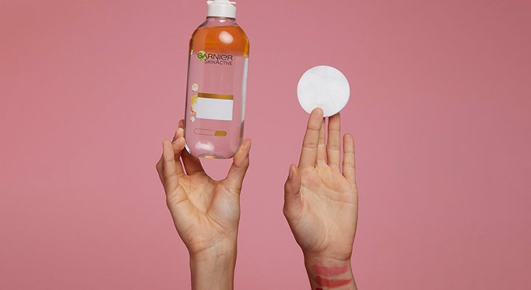 De ce este apa micelara excelenta pentru pielea sensibila? Beneficii si modul de utilizare a acesteia