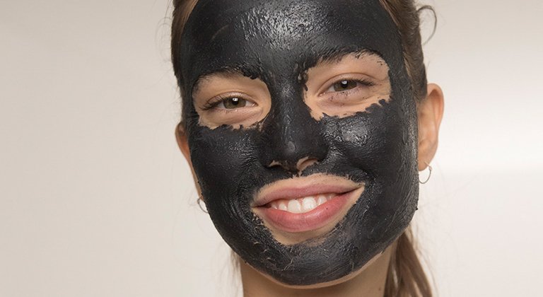 Diferentele dintre puncte negre, pete si acnee: cum sa combateti aceste imperfectiuni!